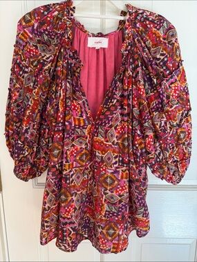 XiRENA Pink Multi-Color Printed V-Neck blouse with Puff Sleeves, L